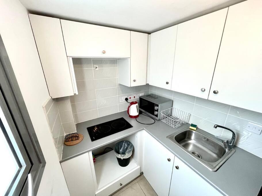 Demetra 1 Bdr Down Town Nicosia By Platform 357 Apartment ภายนอก รูปภาพ